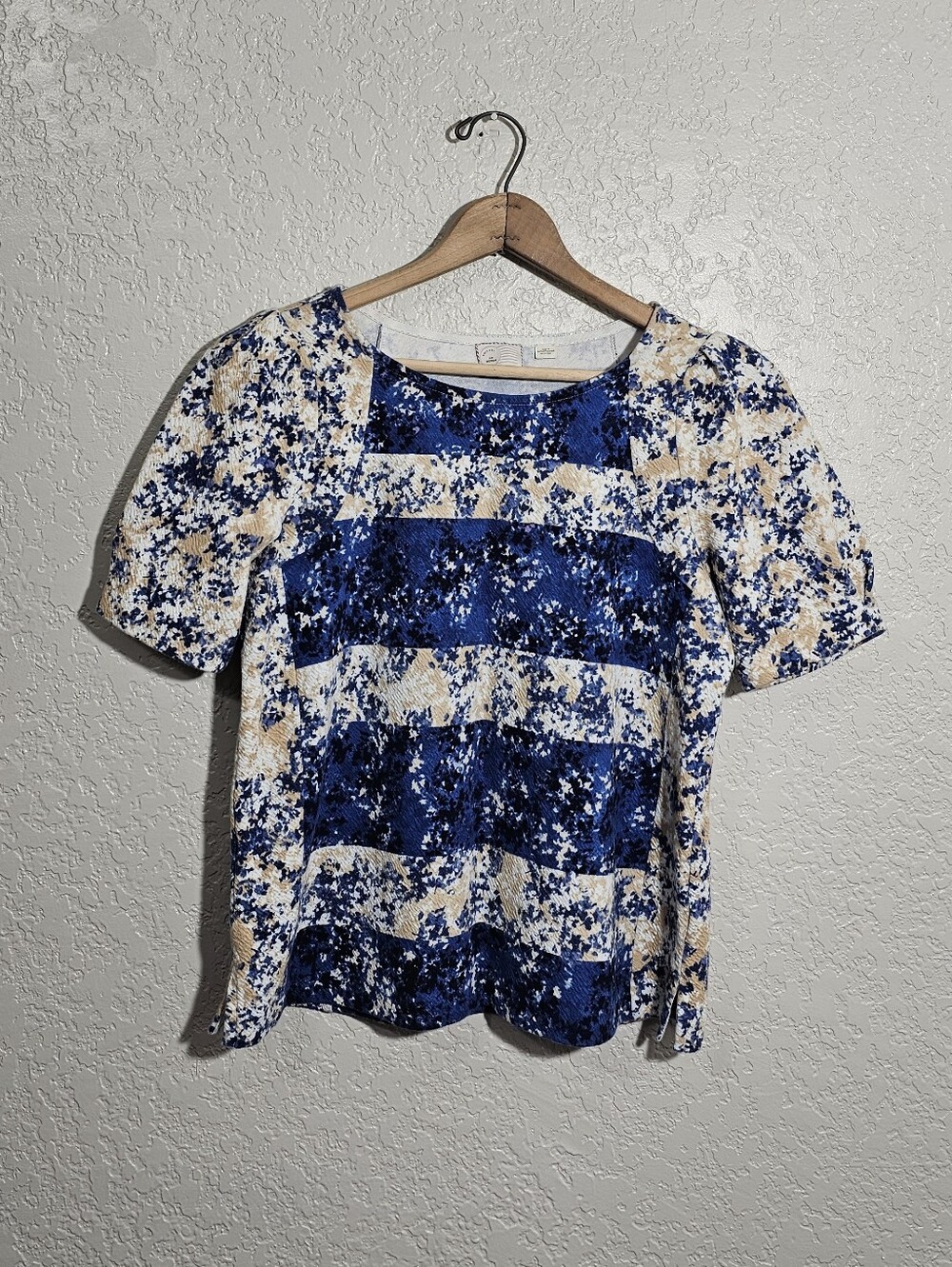 Anthro Postmark Blue/Tan Print Short Sleeve Top